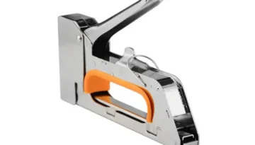 ¿Cómo usar una grapadora de mano correctamente?